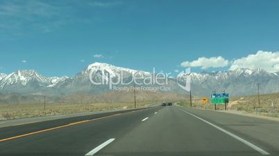 Fahrt mit Blick auf die Eastern Sierra Nevada road trip