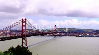 Brücke des 25. April  in Lissabon.