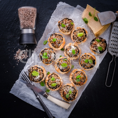 champignons with puff pastry