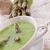 Green asparagus soup