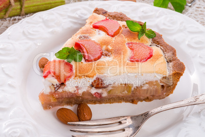 rhubarb cakes with meringue and almonds