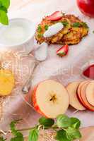 potato pancakes with apfel and strawberry