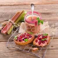 rhubarb tartelette with cranberry