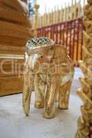 Elefantenskulptur gold