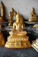 Goldene Buddhastatue