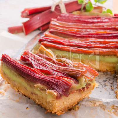 rhubarb cake