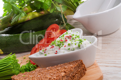 have breakfast curd with chives