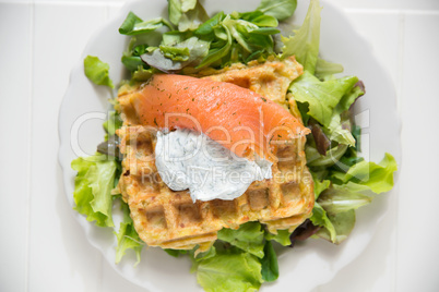 Kartoffelwaffel mit Lachs