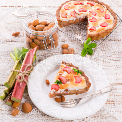 rhubarb cakes with meringue and almonds