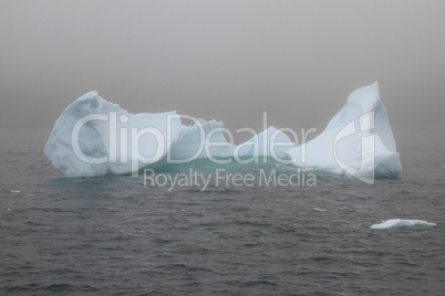 Fog and Iceberg deadly combination for marine vehicle without radar