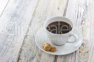 Coffee with amarettini