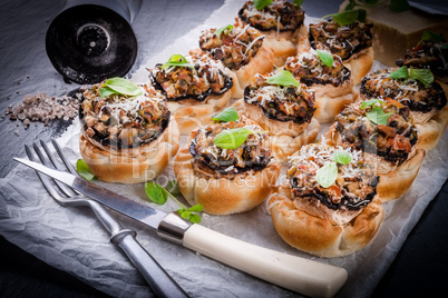 Champignons with puff pastry