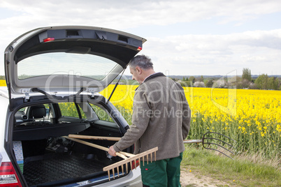 Farmer invites tools in his car