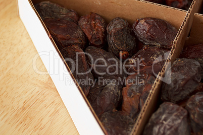 Smoked date palm fruits