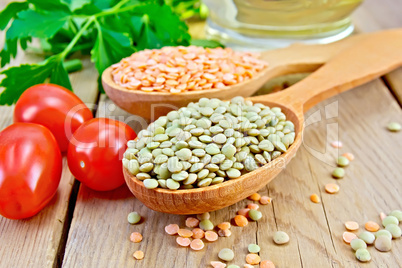 Lentils red and green with tomato on board