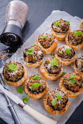 Champignons with puff pastry