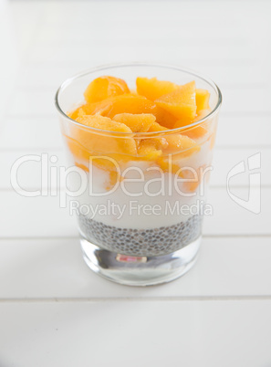 Chia Pudding mit Früchten