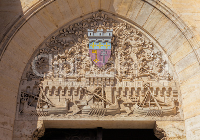 Torbogen am Eingang  des Rathauses von Narbonne