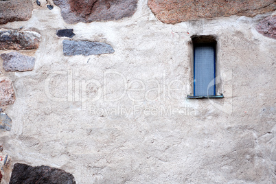 Narrow Window