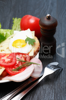 Fried Eggs With Tomatoes