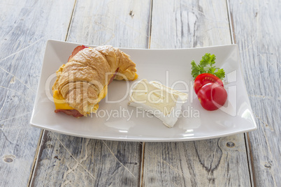 Croisant sandwich