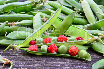 Green and red food