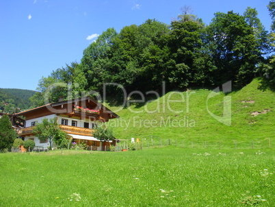 Tegernsee, Höhenweg, Wanderweg, Wanderung, Gebirge, Berg, Bergkette, Alpen, Oberbayern, Bayern, panorama, bergwandern, wandern, bergblick, berge, Gebirgskette, tourismus, beliebt, aussicht, Schotter, Mann, Frau, Wanderer, Gruppe, Touristen, Personen, Mens