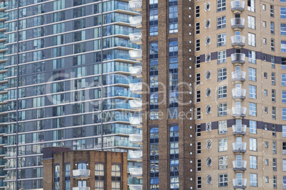 Fassade eines modernen Wohngebäudes in London, Großbritannien