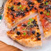 olive anchovy pizza