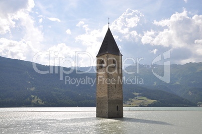 Kirchturm von Graun im Reschensee