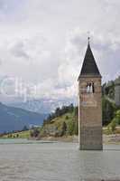 Kirchturm von Graun im Reschensee