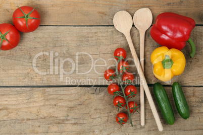 Gesunde Zutaten zum Kochen mit frischem Gemüse
