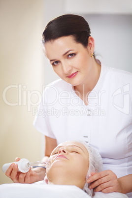 Anti-aging treatment  at beauty treatment salon
