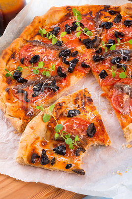 olive anchovy pizza