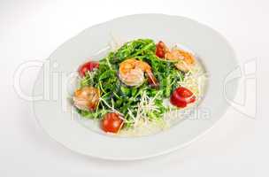 Salad from eruca and shrimps
