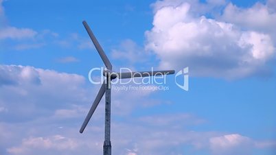 propeller wind turbine rotates looped