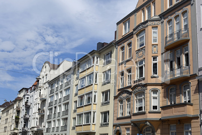 Fassade eines Altbaugebäudes in Kiel, Deutschland