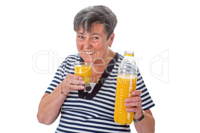 Alte Frau mit Orangensaft