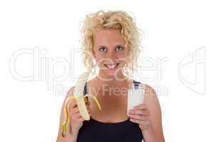Junge Frau mit Milch und Banane
