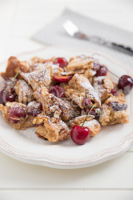 Kaiserschmarrn mit Kirschen