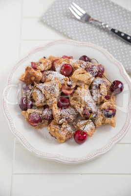 Kaiserschmarrn mit Kirschen