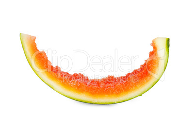 Stück einer reifen Wassermelone aufgegessen isoliert