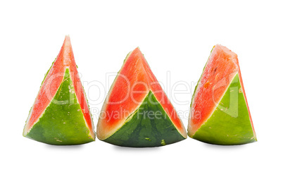 Drei Stücke einer reifen Wassermelone isoliert