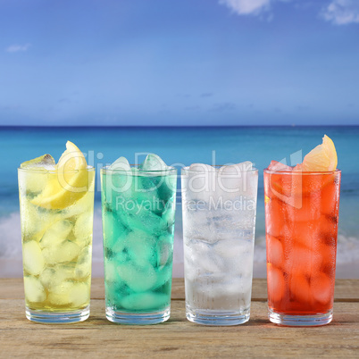 Limonade Getränke am Strand und Meer