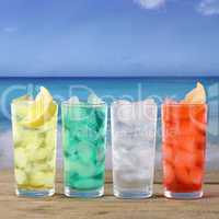 Limonade Getränke am Strand und Meer