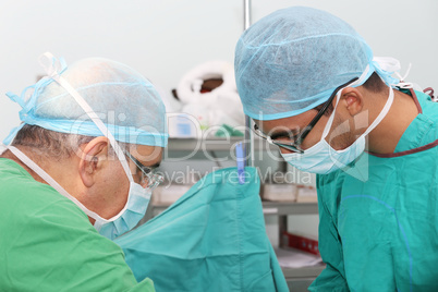 Doctors perfoming an operation