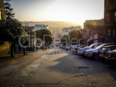 Steile Straße in San Francisco, USA