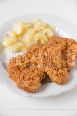 Wiener Schnitzel mit Salat