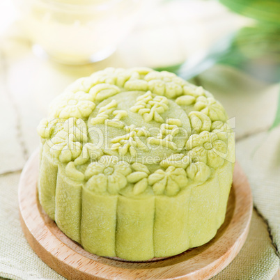 Green tea mooncake