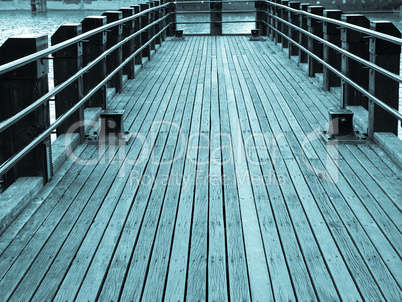 Deck pier